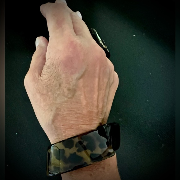 J CREW S/2!Hinged Tortoise Bracelet & Ring - Picture 4 of 10